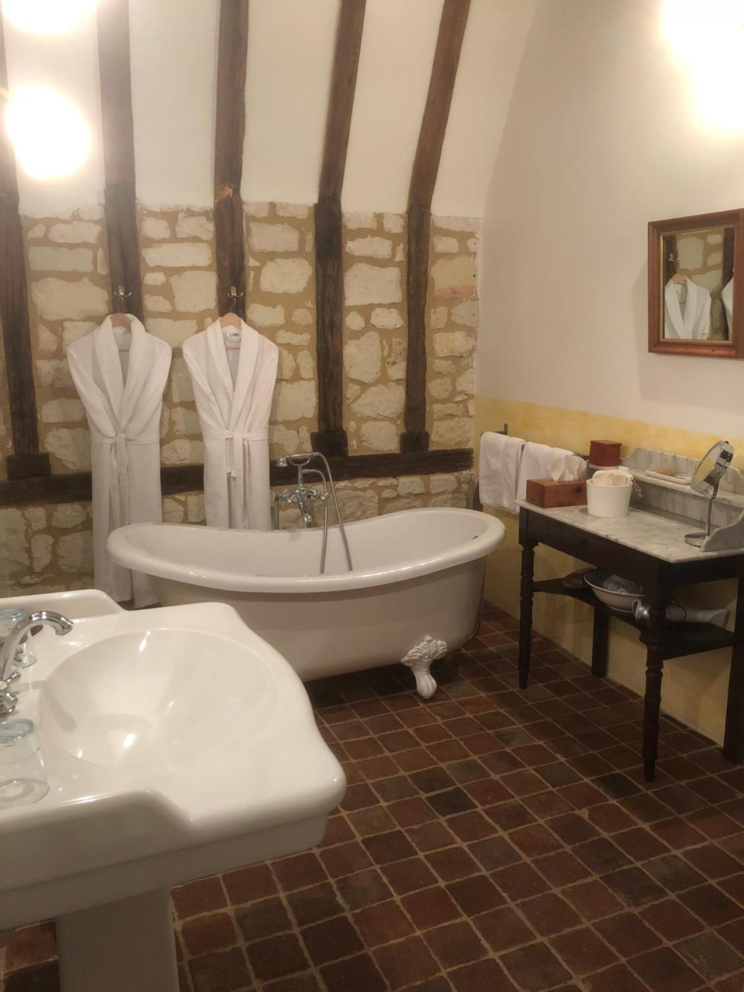 Le Clos Chavigny Lerne Ngoại thất bức ảnh